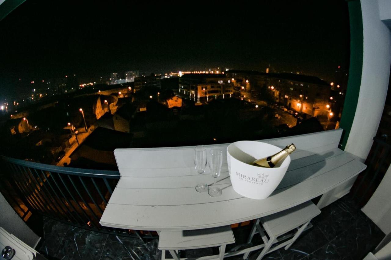 Turcoazlux Apartments Oradea Exterior foto